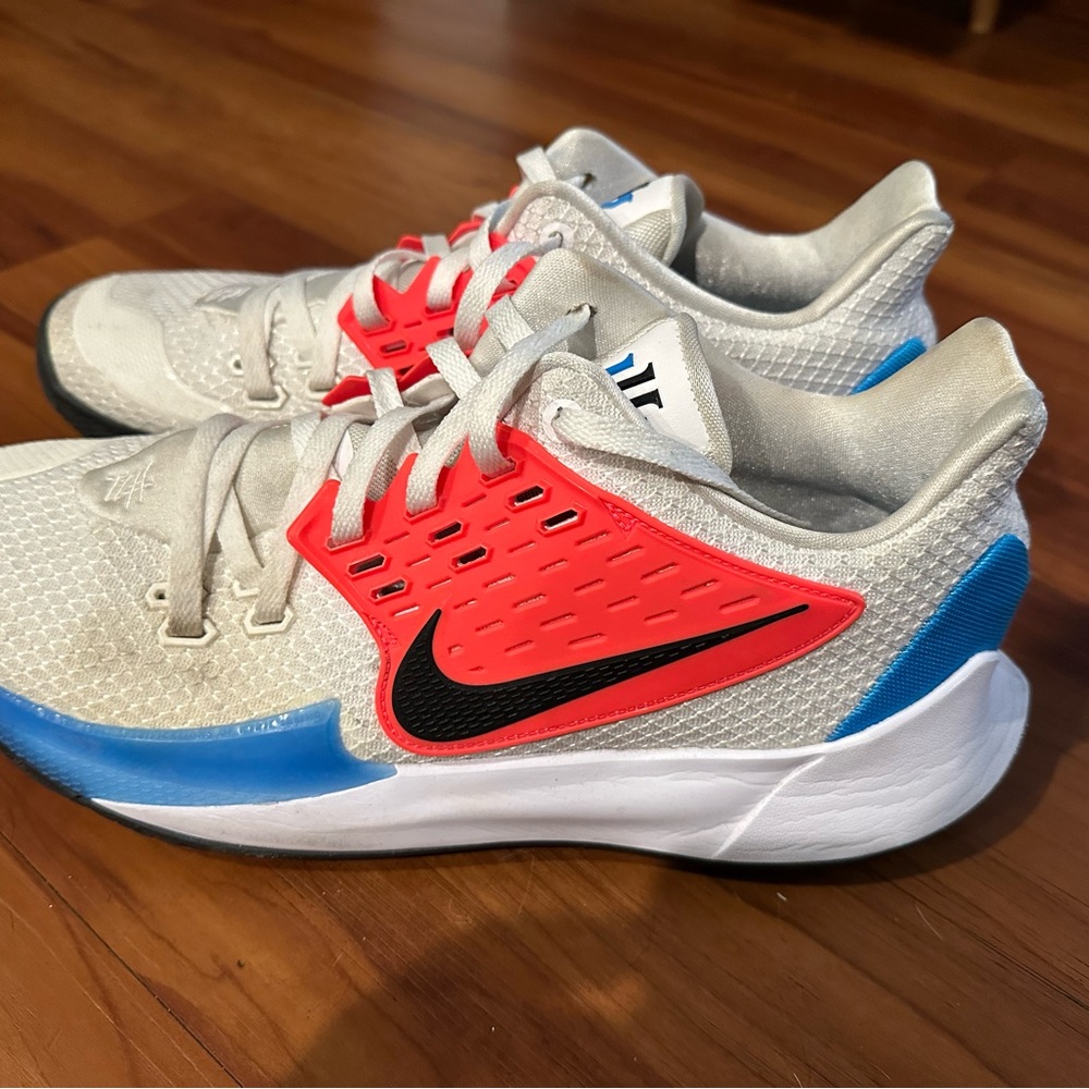 Nike Kyrie Low 2 White Blue Hero Size 13